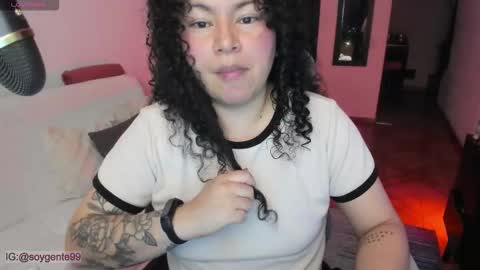 girl_inline online show from November 3, 11:59 pm