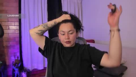 girl_inline online show from November 18, 12:49 am