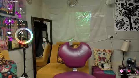 girl_luna_ online show from September 18, 11:29 pm