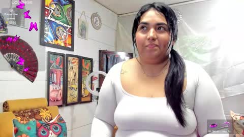 girl_luna_ online show from September 24, 7:50 pm