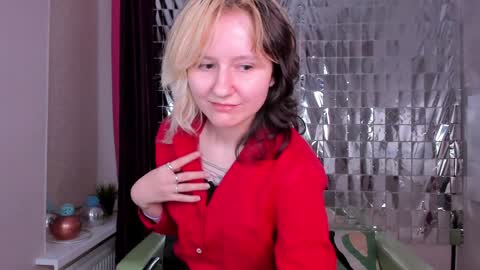 Snapshot of girl_next_doorr chatting on January 9, 6:57 pm girl_next_doorr online show from January 9, 6:57 pm