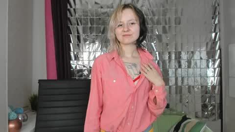 Snapshot of girl_next_doorr chatting on January 21, 5:51 pm girl_next_doorr online show from January 21, 5:51 pm