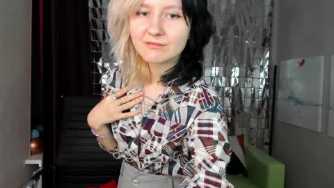 Snapshot of girl_next_doorr chatting on January 25, 6:24 pm girl_next_doorr online show from January 25, 6:24 pm