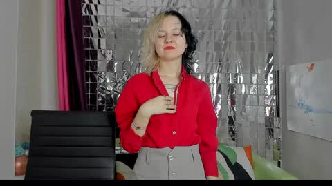 Snapshot of girl_next_doorr chatting on January 29, 12:45 pm girl_next_doorr online show from January 29, 12:45 pm