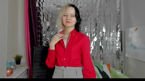 Snapshot of girl_next_doorr chatting on January 29, 3:47 pm girl_next_doorr online show from January 29, 3:47 pm
