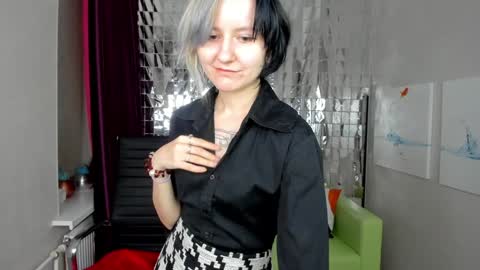 Snapshot of girl_next_doorr chatting on February 5, 3:31 pm girl_next_doorr online show from February 5, 3:31 pm