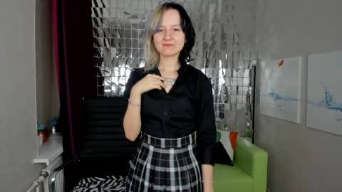 Snapshot of girl_next_doorr chatting on February 7, 11:56 am girl_next_doorr online show from February 7, 11:56 am