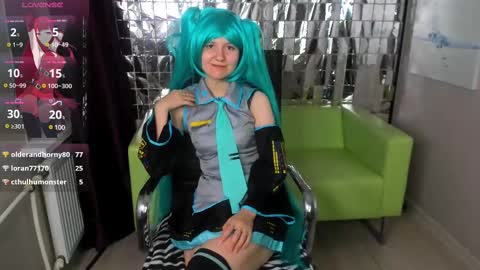 Snapshot of girl_next_doorr chatting on February 22, 7:03 pm girl_next_doorr online show from February 22, 7:03 pm