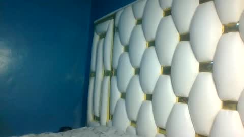 Snapshot of girl_shani chatting on June 21, 8:44 pm girl_shani online show from June 21, 8:44 pm