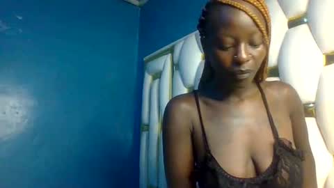 Snapshot of girl_shani chatting on June 23, 3:26 am girl_shani online show from June 23, 3:26 am