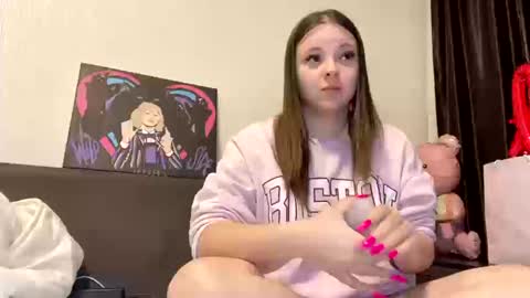 girl_shy07 online show from March 11, 7:53 pm