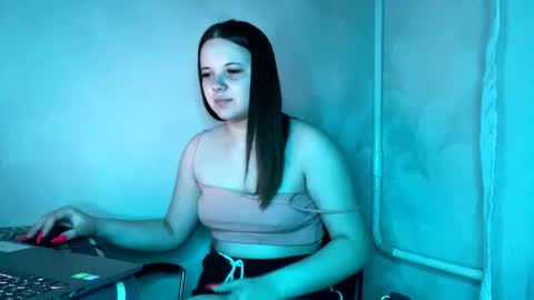 Snapshot of girl_shy07 chatting on March 31, 7:25 pm girl_shy07 online show from March 31, 7:25 pm