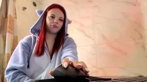 Snapshot of girl_shy07 chatting on April 16, 4:19 pm girl_shy07 online show from April 16, 4:19 pm