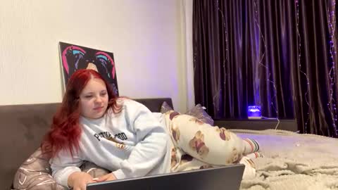 Snapshot of girl_shy07 chatting on April 22, 11:06 pm girl_shy07 online show from April 22, 11:06 pm