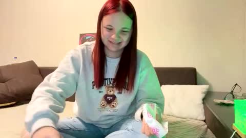 Snapshot of girl_shy07 chatting on April 26, 5:43 pm girl_shy07 online show from April 26, 5:43 pm
