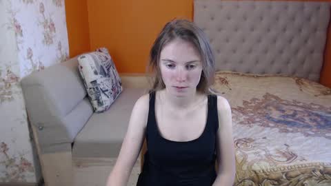 Snapshot of girl_summer97 chatting on December 17, 11:49 am Katia online show from December 17, 11:49 am