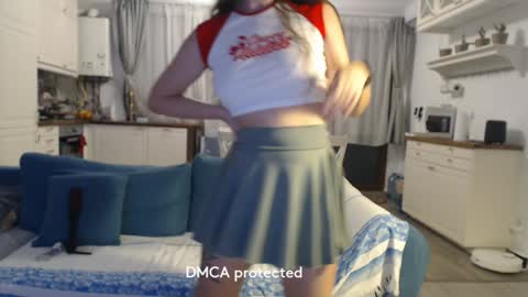 Girlfriend online show from January 4, 4:32 pm