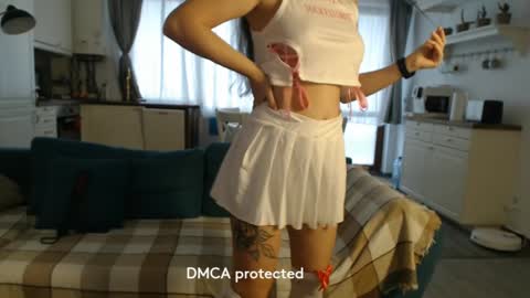 Girlfriend online show from January 15, 11:00 am