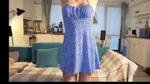 Snapshot of girlfrend10 chatting on October 13, 2:28 pm Girlfriend online show from October 13, 2:28 pm