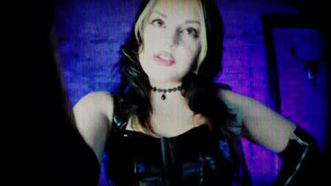 Snapshot of girlnamedcheese chatting on February 3, 11:05 pm Cheese online show from February 3, 11:05 pm