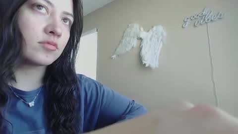 Jasmine online show from February 3, 5:18 pm