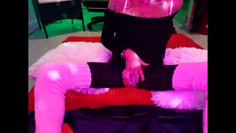 Snapshot of girls227445638252 chatting on October 15, 7:41 am girls227445638252 online show from October 15, 7:41 am