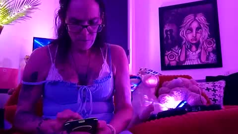 Snapshot of girls227445638252 chatting on March 31, 5:52 am girls227445638252 online show from March 31, 5:52 am