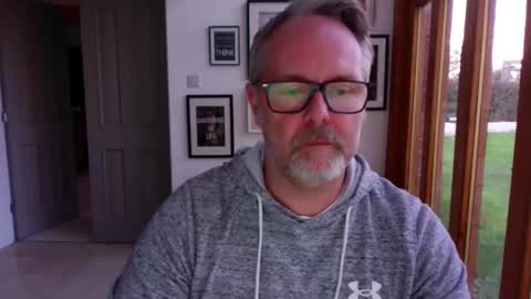 girlsandbikes online show from October 31, 4:08 pm