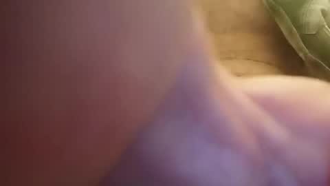 lovegirlscallme online show from August 3, 6:00 pm