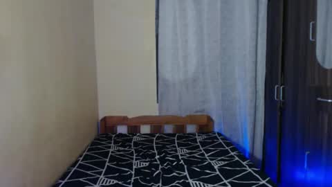 Mynameisenise online show from December 1, 4:29 pm