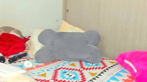 Gissel6playful online show from December 18, 6:19 am