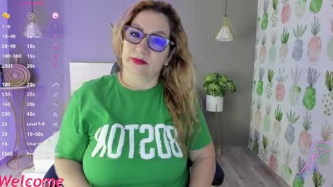 Snapshot of gisela27 chatting on January 22, 2:48 am Gisella online show from January 22, 2:48 am