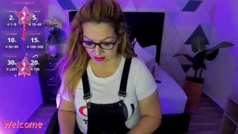 Snapshot of gisela27 chatting on September 15, 12:27 pm Gisella online show from September 15, 12:27 pm