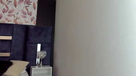     online show from October 1, 10:10 am