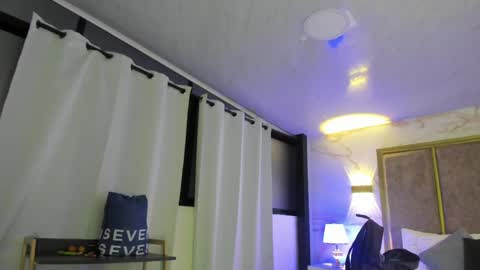 Snapshot of giselamaru chatting on April 9, 8:42 am online show from April 9, 8:42 am