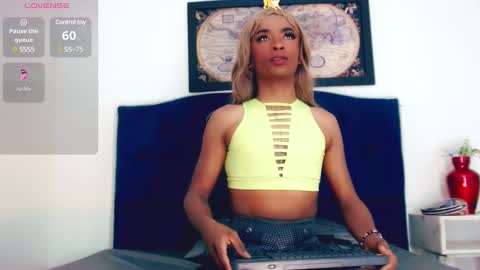 Snapshot of gisele_fox chatting on January 6, 7:24 pm Gisel online show from January 6, 7:24 pm