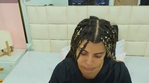 Snapshot of gisell_gomez chatting on December 2, 12:43 pm Gisell online show from December 2, 12:43 pm