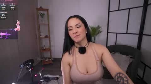 Snapshot of giselle_smiith1 chatting on April 3, 5:55 pm Giselle online show from April 3, 5:55 pm