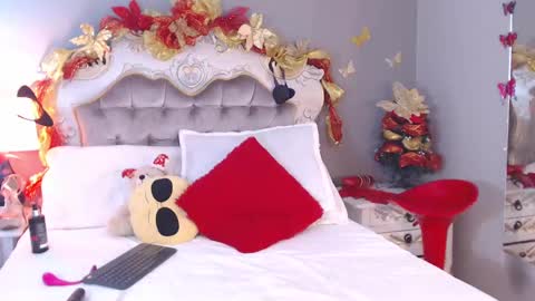 GiselleNoah online show from December 19, 6:23 pm