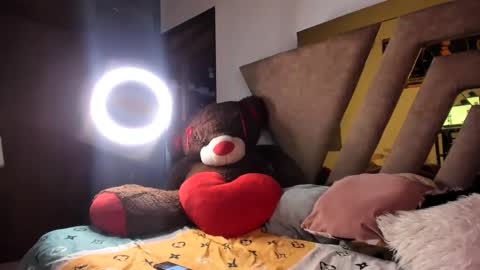 . Gisel Reyes . online show from December 2, 8:48 pm