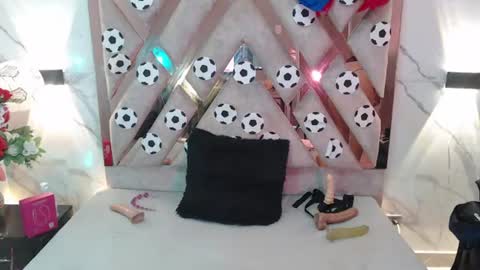 giselslut online show from July 12, 5:15 pm