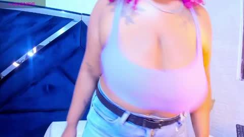 Snapshot of gisselle_hh chatting on May 26, 5:31 pm Gisselle online show from May 26, 5:31 pm