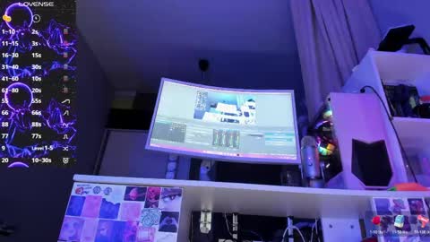 Snapshot of gitera_ chatting on March 28, 10:20 pm AlexaMillis online show from March 28, 10:20 pm