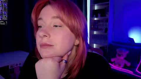 Snapshot of gitera_ chatting on June 11, 2:53 am AlexaMillis online show from June 11, 2:53 am
