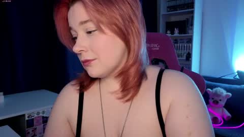 Snapshot of gitera_ chatting on June 11, 9:46 pm AlexaMillis online show from June 11, 9:46 pm