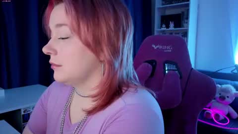Snapshot of gitera_ chatting on June 12, 9:35 pm AlexaMillis online show from June 12, 9:35 pm