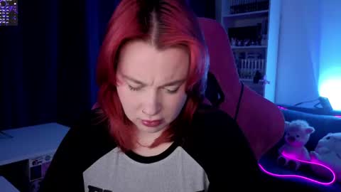 Snapshot of gitera_ chatting on June 25, 9:52 pm AlexaMillis online show from June 25, 9:52 pm