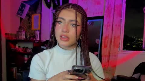 Snapshot of giulietta_mon chatting on December 14, 12:22 am Giulietta online show from December 14, 12:22 am