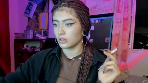 Snapshot of giulietta_mon chatting on December 17, 3:39 am Giulietta online show from December 17, 3:39 am