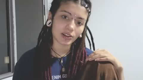 Snapshot of giulietta_mon chatting on April 14, 4:40 am Giulietta online show from April 14, 4:40 am